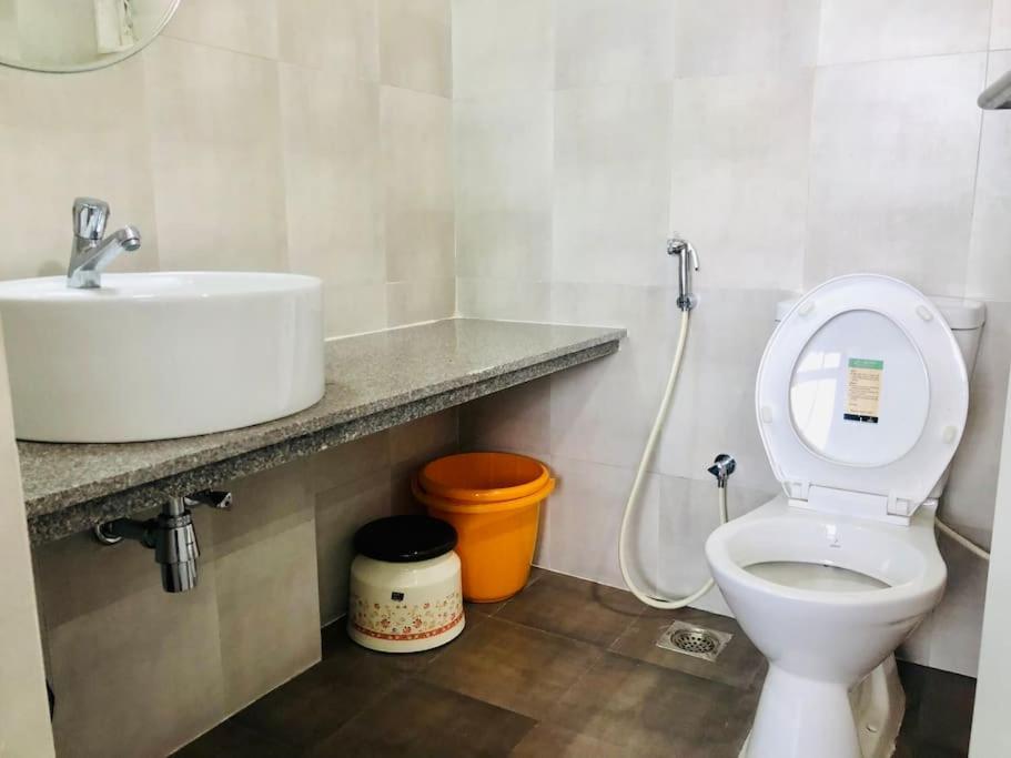 Lovely 2-Bedroom Sea View Serviced Apartment Dabolim Goa Bagian luar foto